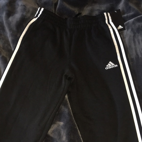 Woman’s adidas joggers *soft!* - Picture 6 of 8